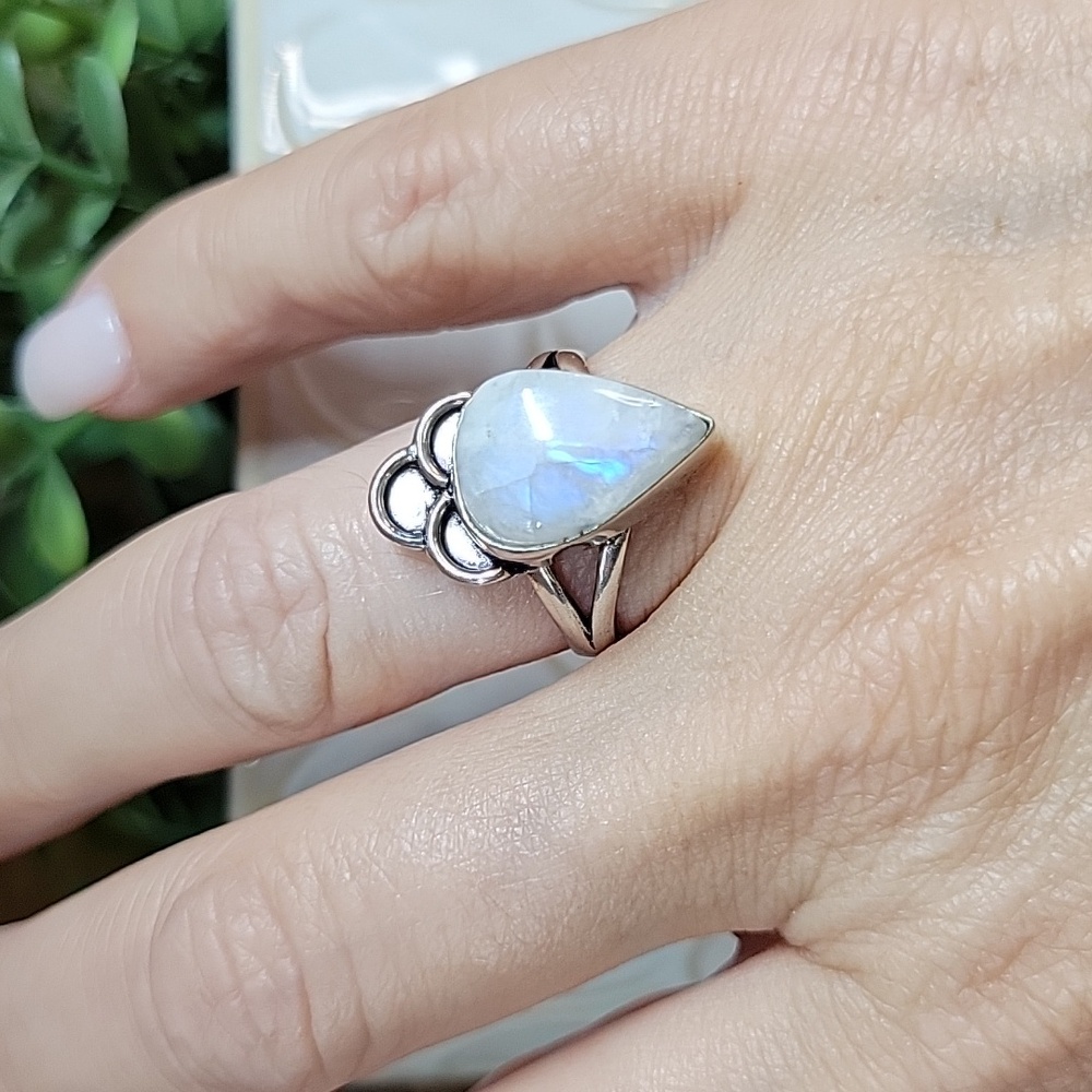 MOONSTONE PEACOCK TOP RING